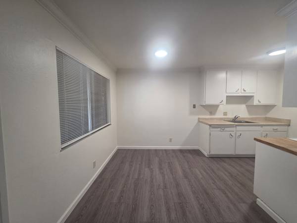 Lovely Pleasanton Townhouse photo 2