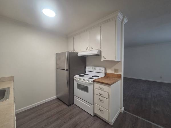 Lovely Pleasanton Townhouse photo 5