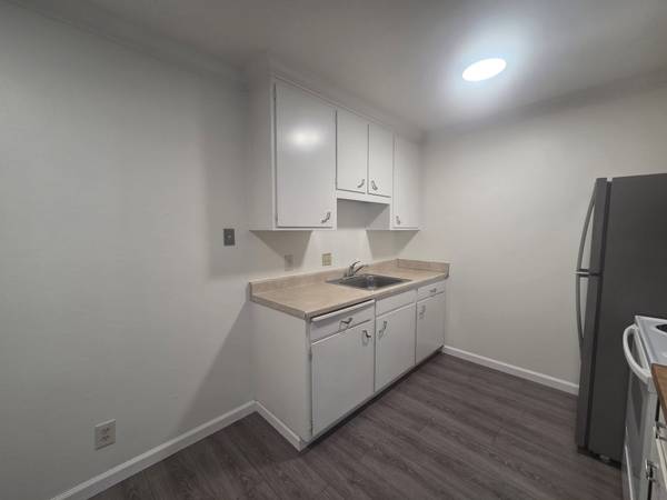 Lovely Pleasanton Townhouse photo 4