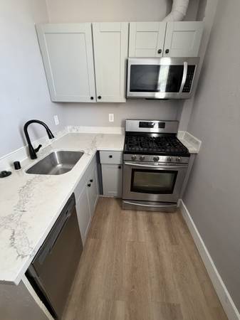 1BR/1BA Apartment · Oakland photo 5