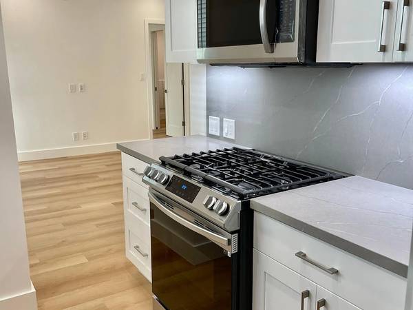 Apartments at 1740 Broadway photo 4