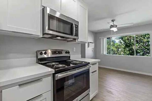 Apartments on California Street · Mountain View photo 4