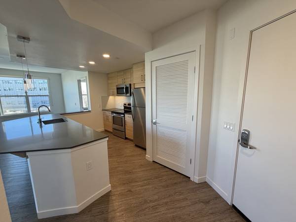 Apartments on Winslow Street · Redwood City photo 2