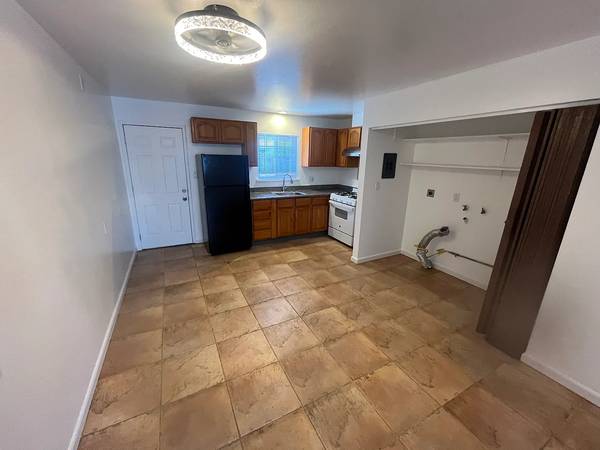 2BR/1BA Other on Meekland Ave · Hayward photo 4
