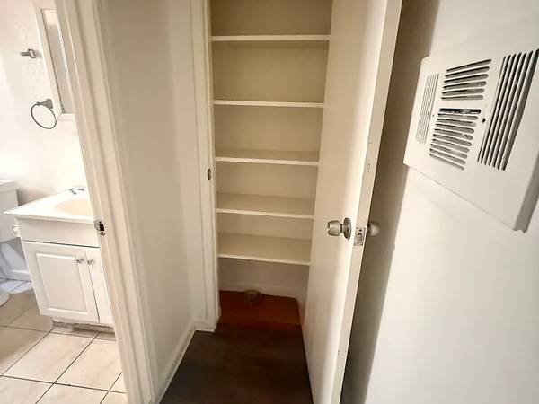 2BR/1BA Apartment on Shepherd Ave · Hayward photo 3