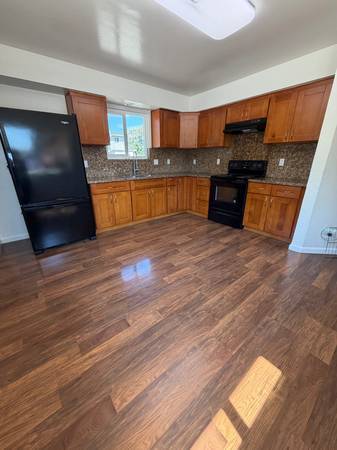 3BR/1BA Apartment on Monroe St · Santa Clara photo 4
