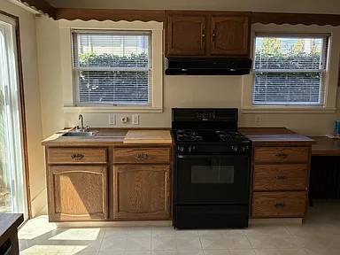 2BR/1BA Single Family House on Edgewood Ave · Oakland photo 4