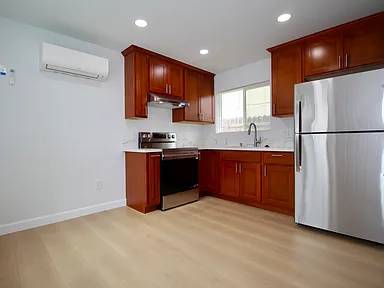 2BR/1BA In Law Adu on Kerr St · Hayward photo 2