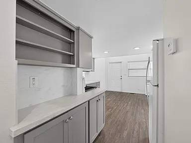 1BR/1BA Single Family House on Dahlberg Dr · Pacifica photo 3