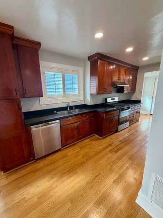 1BR/1BA Apartment · Emeryville photo 2