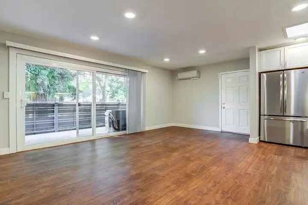 1BR/1BA Apartment · Mountain View photo 3