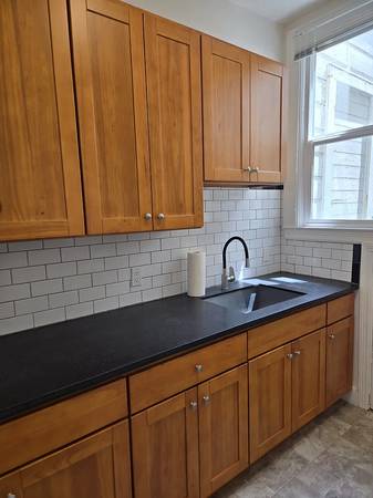 Spacious And Bright 1br/1ba Unit In The Mission! Laundry! Parking! Progressive photo 2