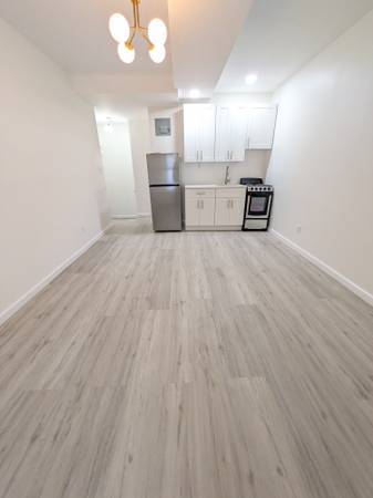 2BR/2BA Apartment · Fairfax photo 5