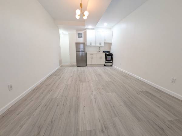 2BR/2BA Apartment · Fairfax photo 2