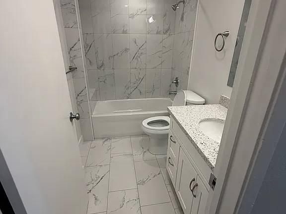 Franciscan Apartments photo 5