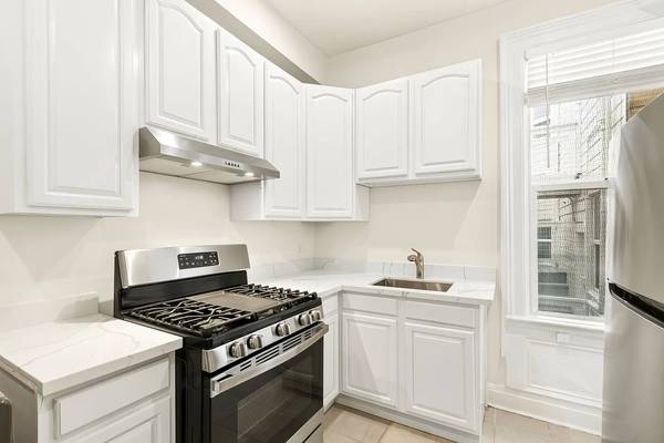 2BR/2BA Apartment on Sutter St Apt 1 · San Francisco photo 3