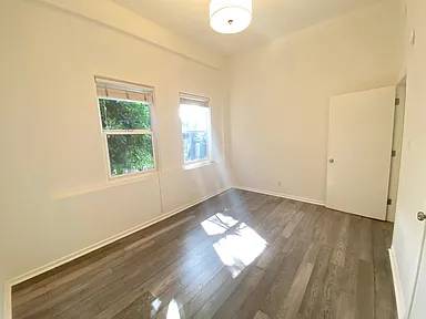2BR/1BA Apartment · San Francisco photo 4
