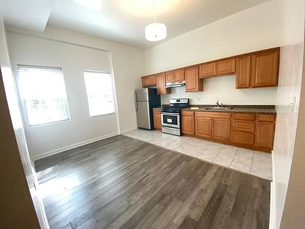 2BR/1BA Apartment · San Francisco photo 5