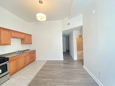 2BR/1BA Apartment · San Francisco photo 2
