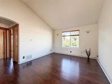 2BR/1BA Apartment · Berkeley photo 4