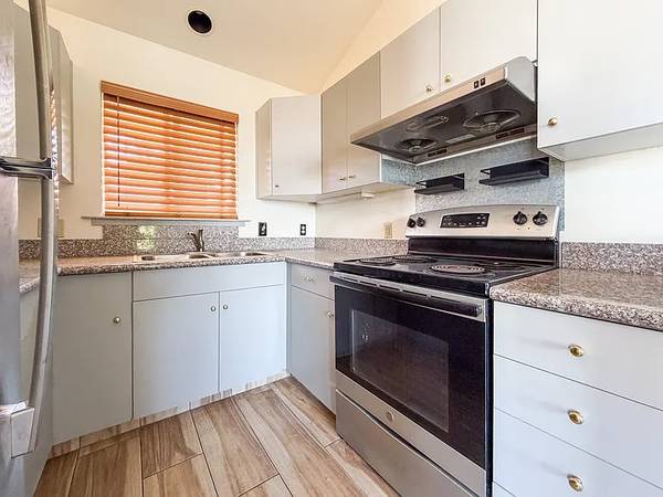 2BR/1BA Apartment · Berkeley photo 5