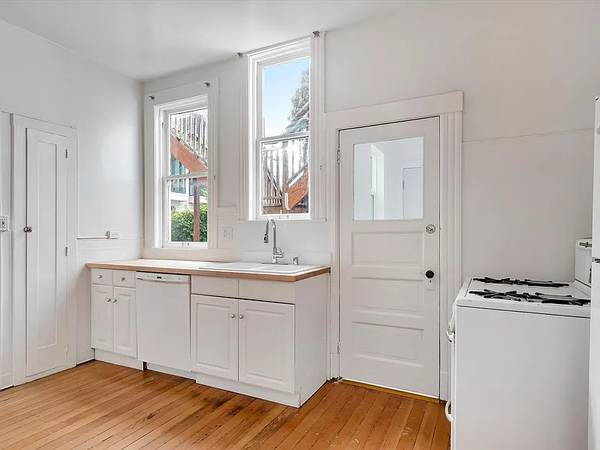 1168 Church St San Francisco, CA 94114 photo 3