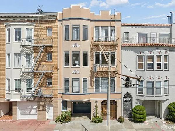 2BR/1BA Apartment on Broderick Street · San Francisco photo 2