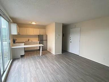 Apartments on 90th St · Daly City photo 2