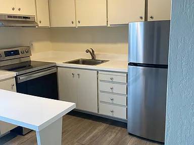 Apartments on 90th St · Daly City photo 5