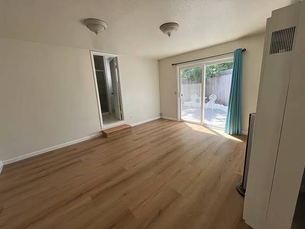 In Law Adus on Alderbrook Dr · Santa Rosa photo 2