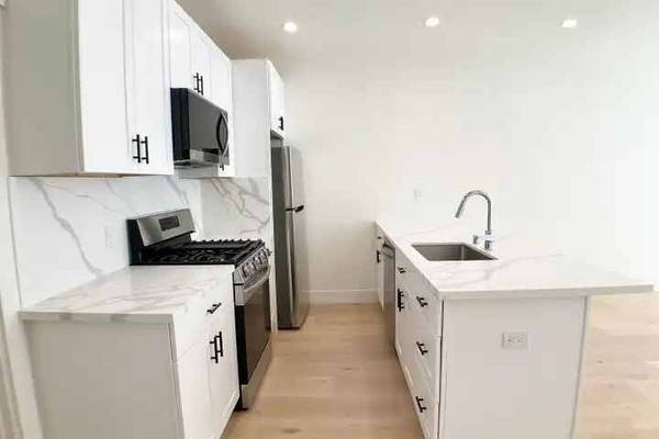 2BR/2BA In Law Adu on Shelbourne Ave · Daly City photo 4
