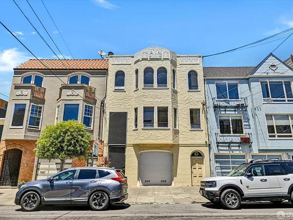 1BR/1BA Single Family House on Greenwich St · San Francisco