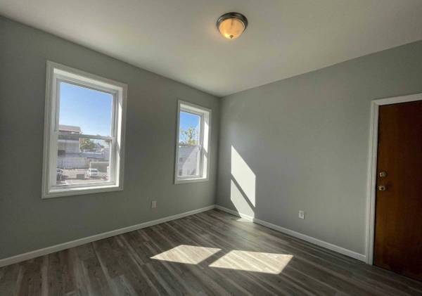 2BR/2BA Apartment · Fairfax photo 2