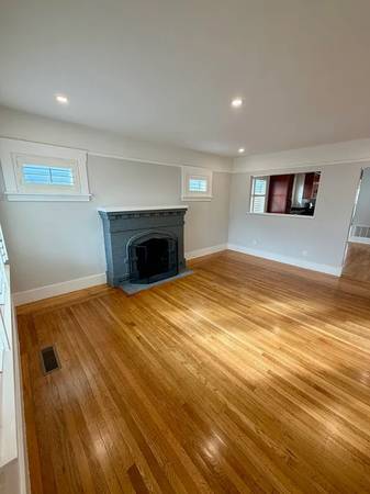 Houses on San Antonio Ave · San Francisco Airport photo 4