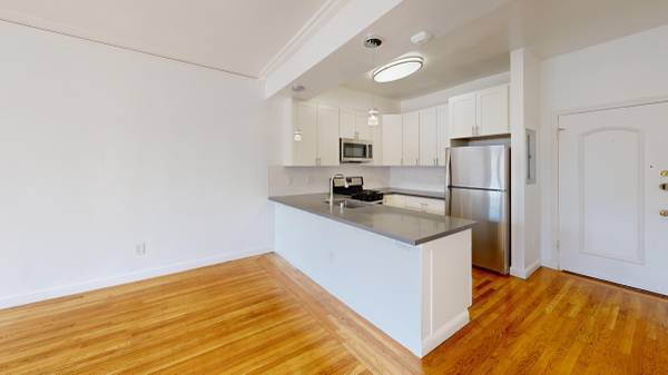 1BR/1BA Apartment · San Francisco photo 4