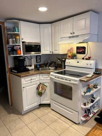 2BR/1BA Apartment on Riverside Ave · Santa Cruz photo 3