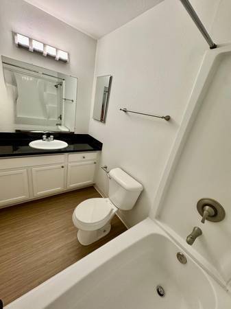 1BR/1BA Apartment · San Francisco photo 5