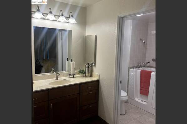 1BR/1BA Condo on Stoneglen · San Pablo photo 3