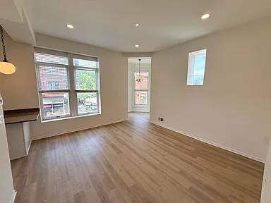 1BR/1BA Apartment · Chicago photo 5