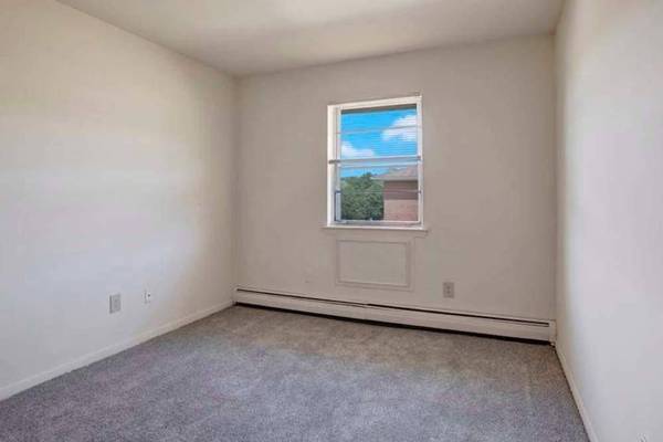 1BR/1BA Apartment · Astoria photo 2