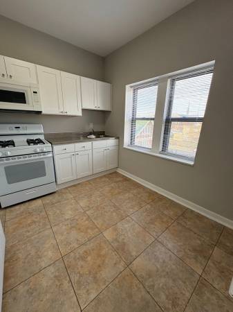 1BR/1BA Apartment on Sterling Pl · Brooklyn photo 2