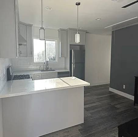 1BR/1BA Single Family House on 18th Ave · Whitestone photo 2