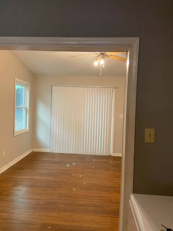 1BR/1BA Apartment on Whaley St · Freeport photo 3