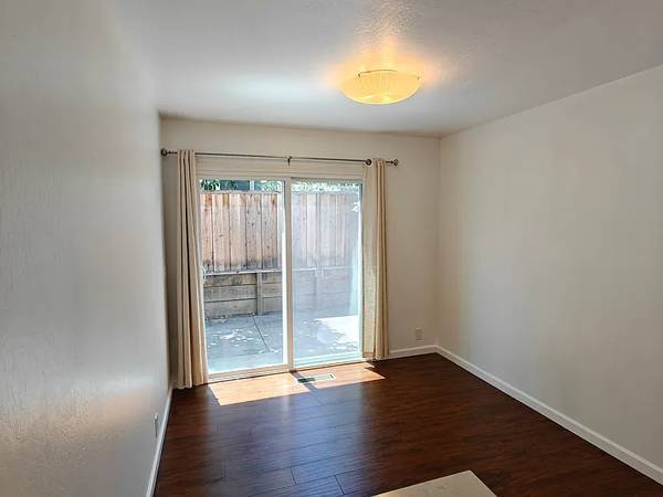 1BR/1BA Apartment on 29th St · Astoria photo 2