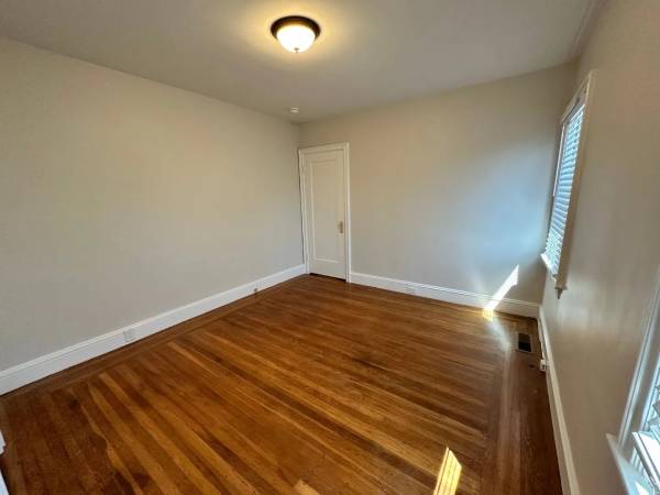 2BR/1BA Single Family House · Berkeley photo 5