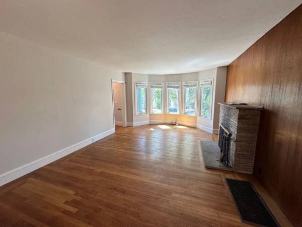2BR/1BA Single Family House · Berkeley photo 3