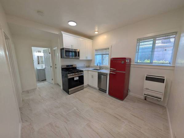 2BR/1BA Apartment · Albany