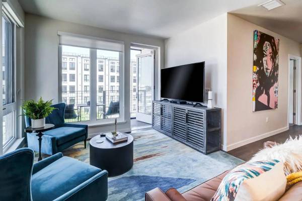 Apartments on Broadway · Oakland