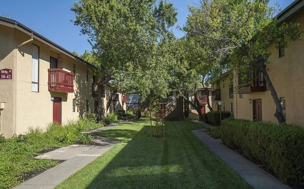 Apartments on Fairfield Ave · Fairfield photo 3