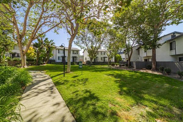 Townhouses on Capitola Road · Santa Cruz photo 3